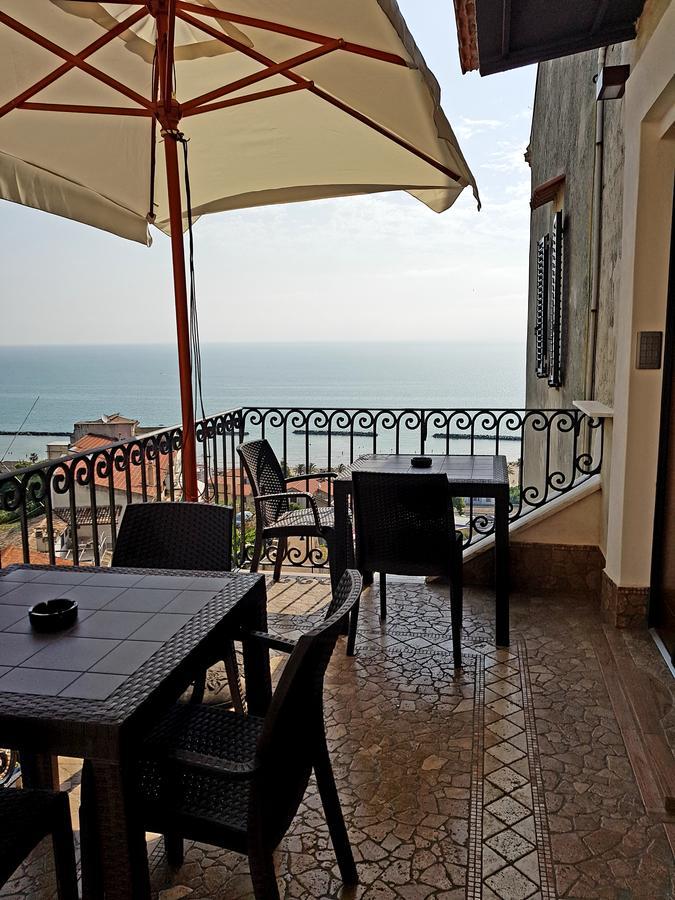 B&B Porta Marina 葛伦坦马勒 外观 照片